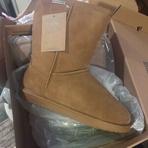 Bearpaw Suede Shearling Boots • Chestnut • Women’s Size 10